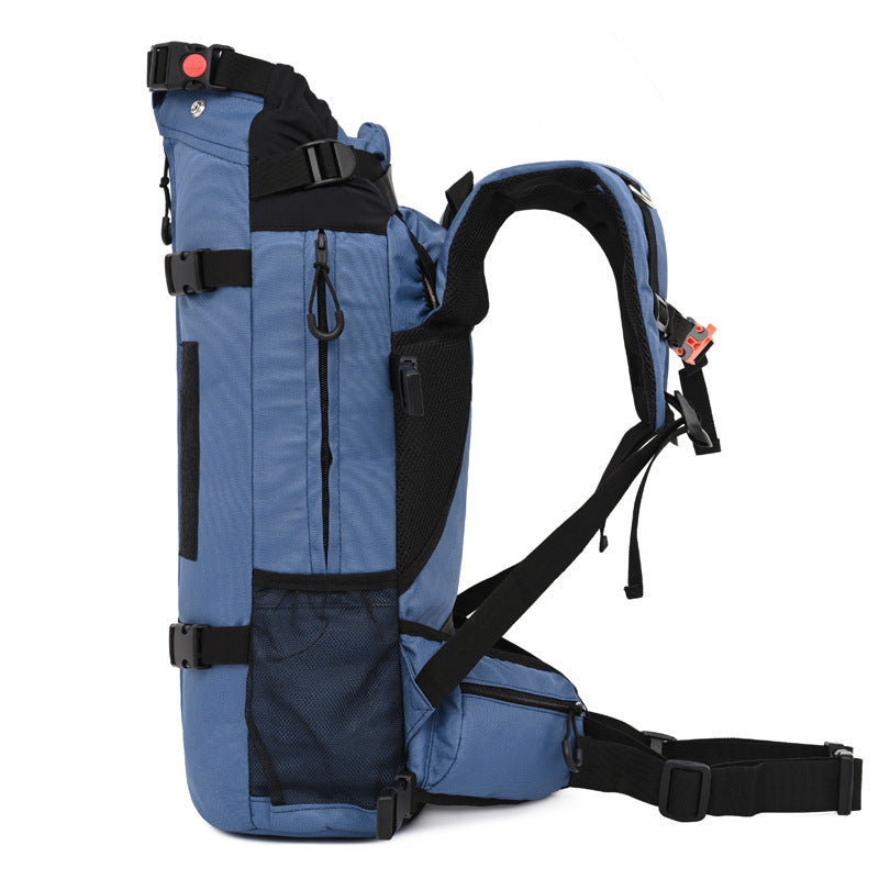 Breathable backpack for carrying dogs